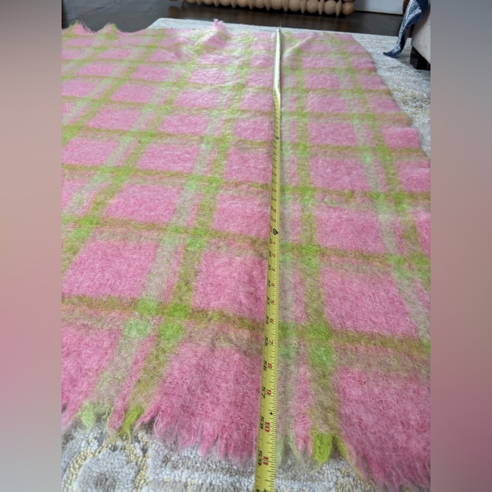 Donegal Design Hand Woven Mohair Throw - Picture 5 of 7